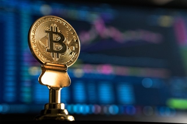 Bitcoin auf einem Sockel